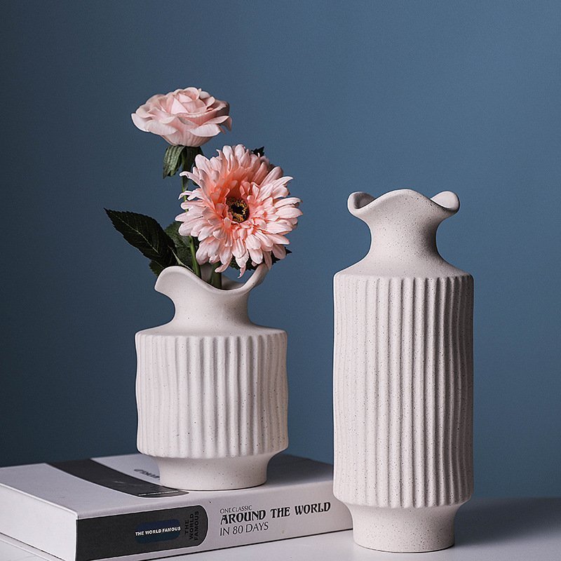 frilled rim vase