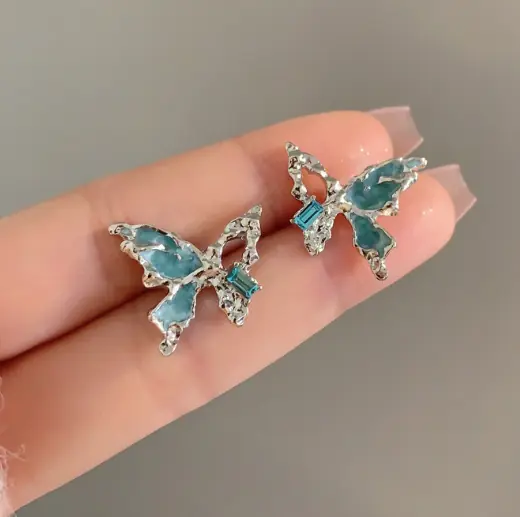 stud earring