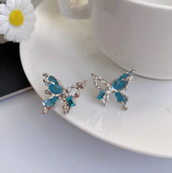 stud earring