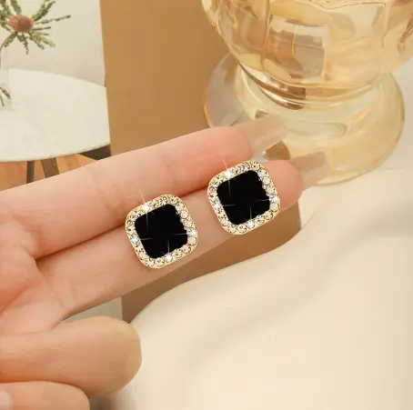 stud earring stud earring