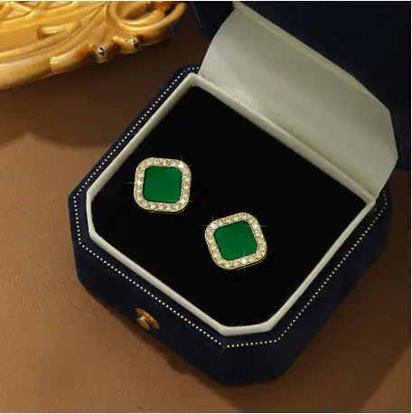 stud earring stud earring