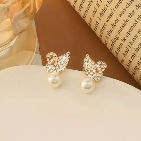 stud earring