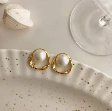 наушница са студом наушница са студом