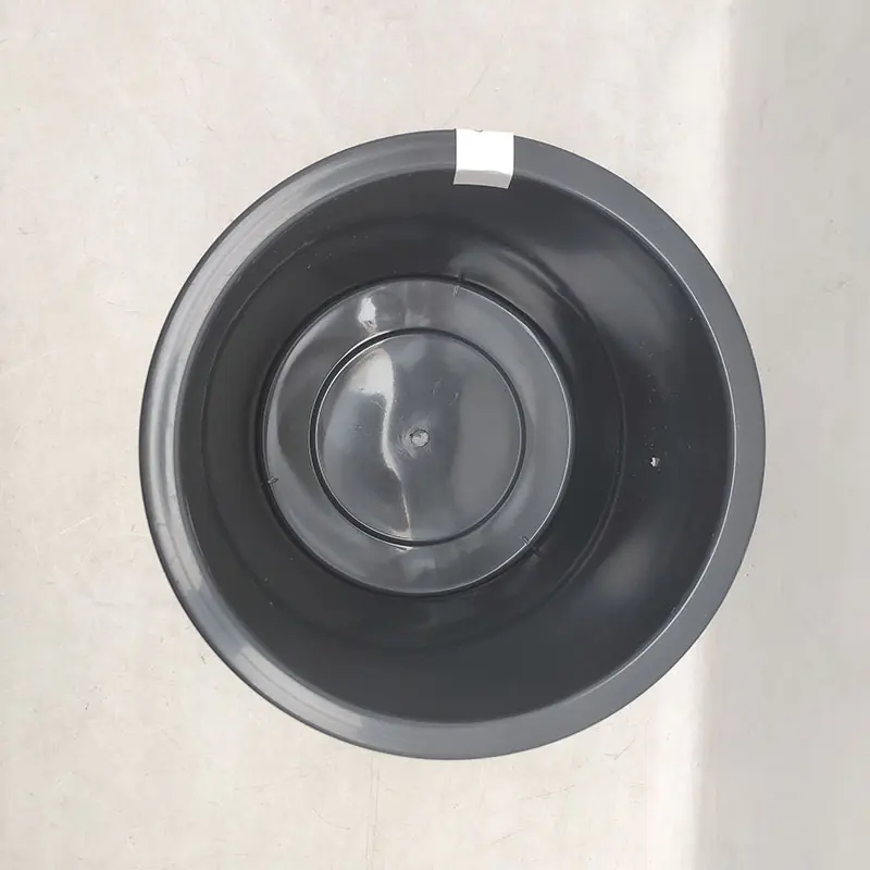 Doniczki plastikowe na rośliny