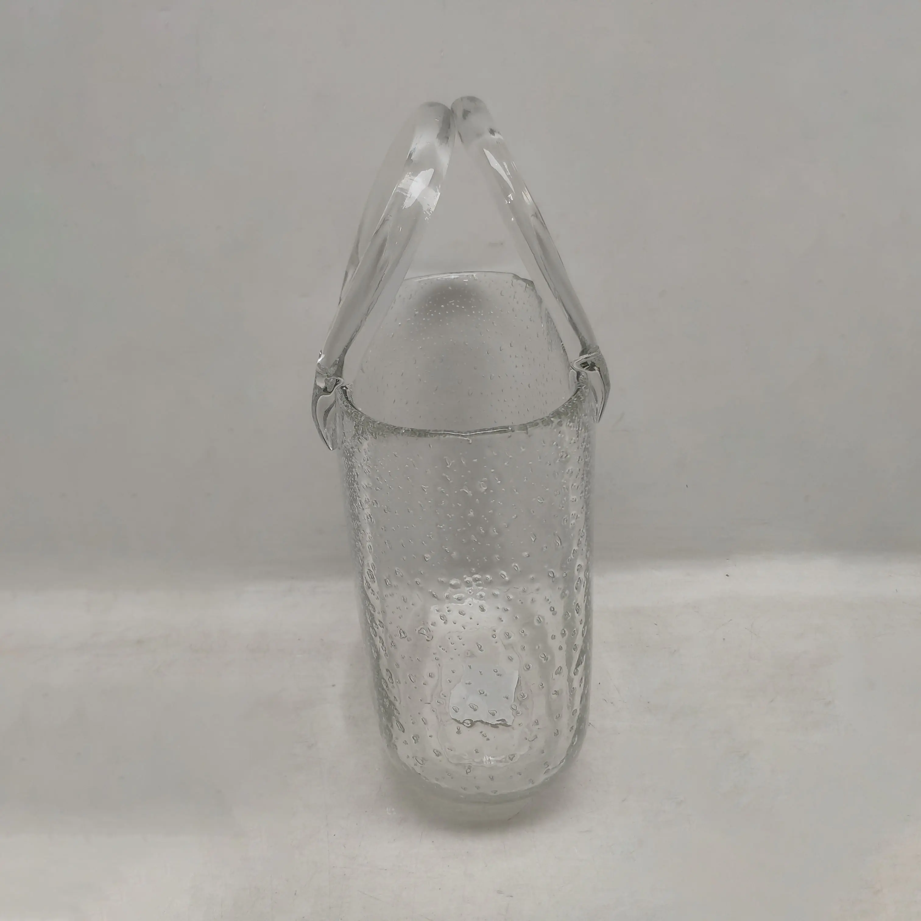 Szklany wazon na torebkę