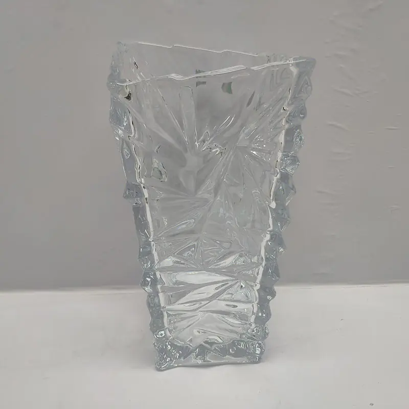 Wazon z przezroczystego szkła