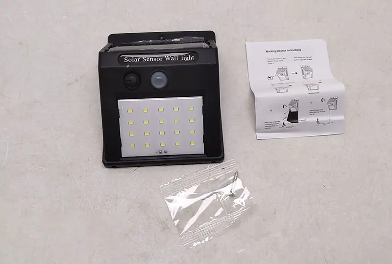 Solarne światło ścienne