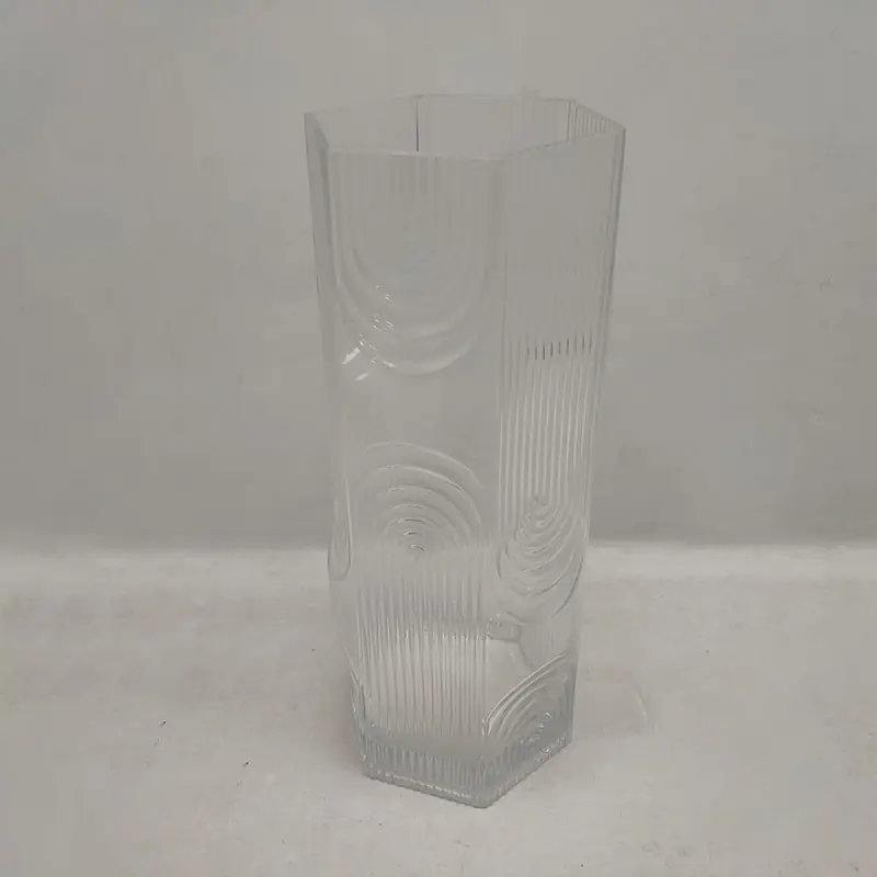 Wazon z przezroczystego szkła
