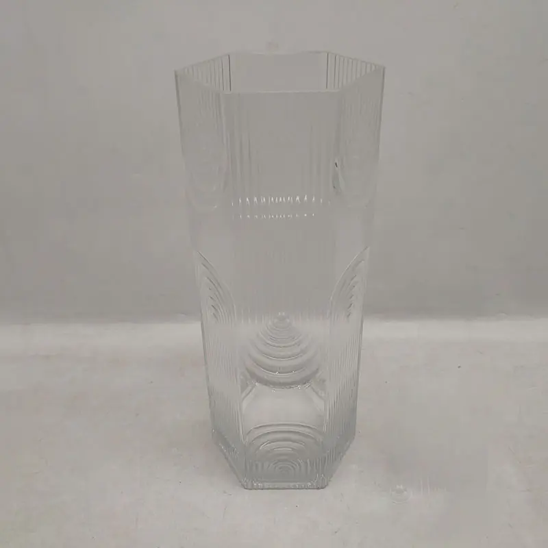 Wazon z przezroczystego szkła