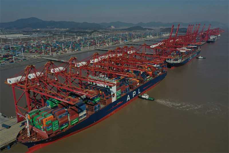 Containers on Vessel