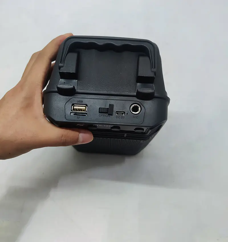 Podświetlany głośnik Bluetooth