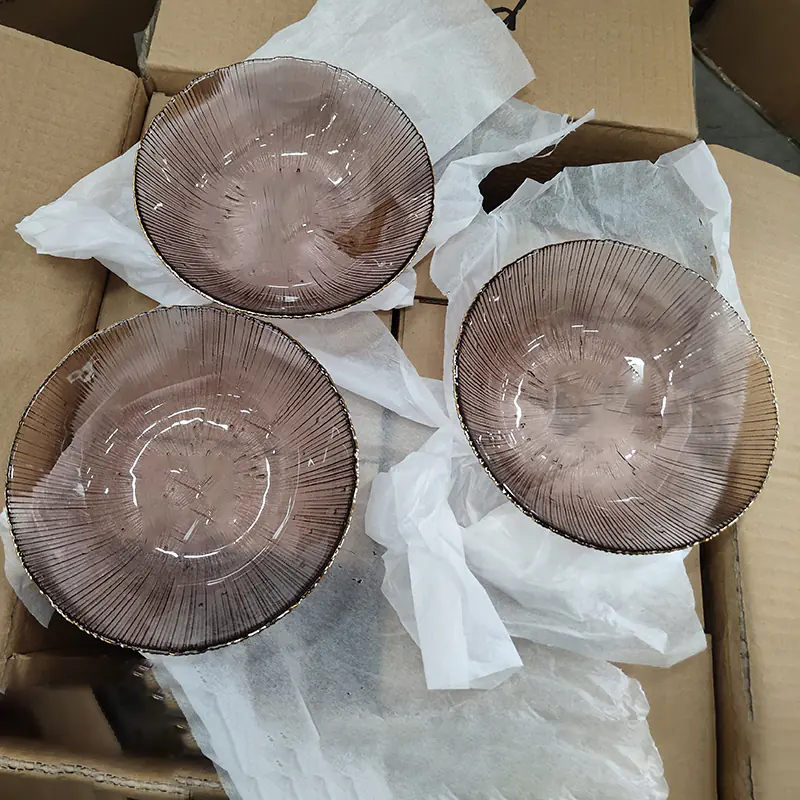 Szklana miska na sałatkę