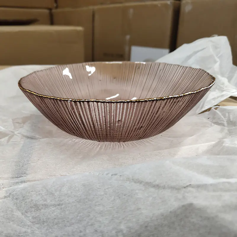 Szklana miska na sałatkę